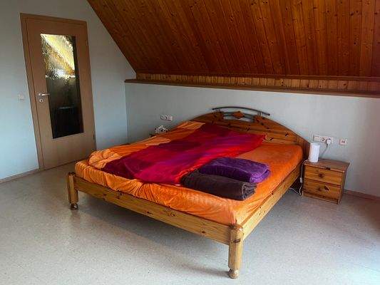 Schlafzimmer mit Ankleide
