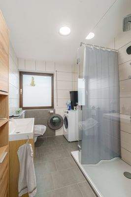Badezimmer Wohnung  OG