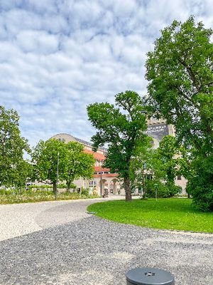 Große Parkanlage direkt vor der Türe