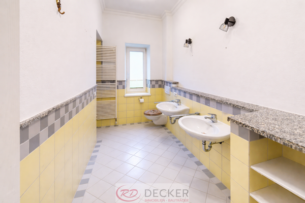 Badezimmer mit Tageslicht