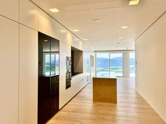 großzügige Räumlichkeiten