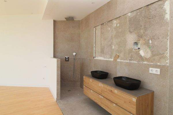 Schlafzimmer mit Bad en suite