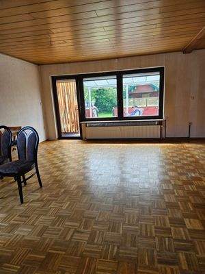 Wohnzimmer m. Terrassenzugang