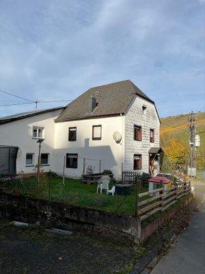 Seitenansicht mit Garten