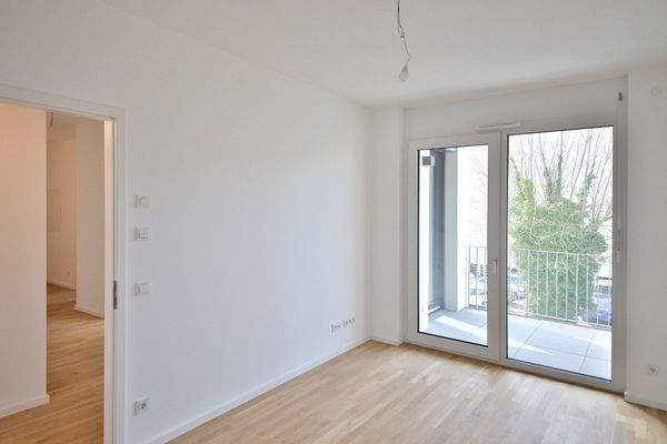 Schlafzimmer mit Balkonzugang