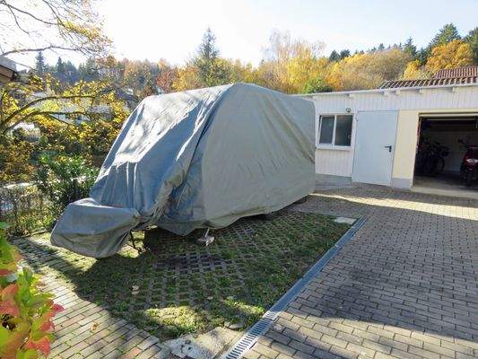 gepflasterter Stellplatz 