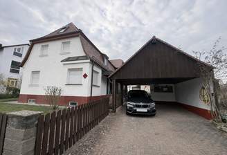 Weißes Haus mit rotem Akzent.png