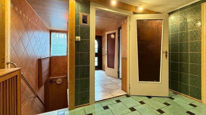 Flurbereich mit Blick zum Hauseingang