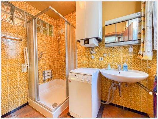 Badezimmer im Erdgeschoss