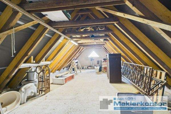 Garage/Spitzboden Ausbaureserve