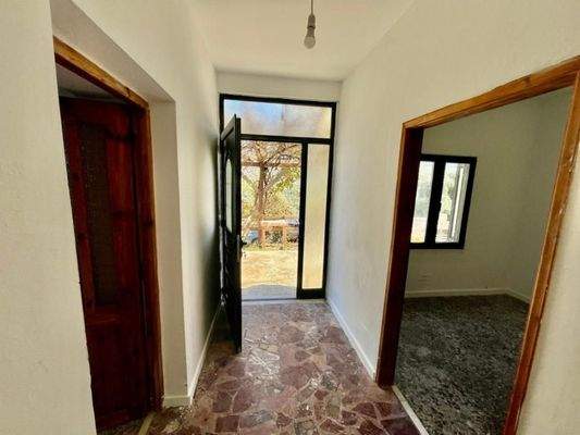 Kreta, Pachia Ammos: Teilweise renoviertes Haus mit Garten zu verkaufen