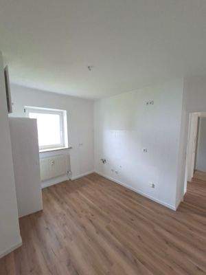 Leeres Zimmer mit Fenster