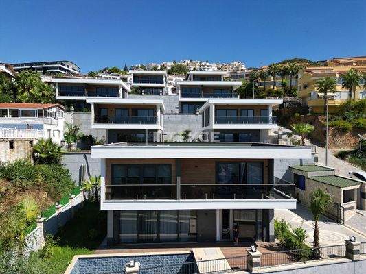 Villas with Private Pool and 24/7 Security in Alanya