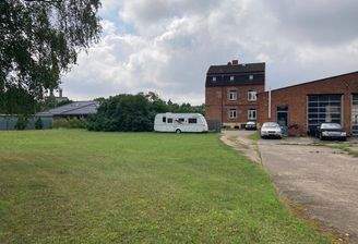 Gartenstück/Zufahrt