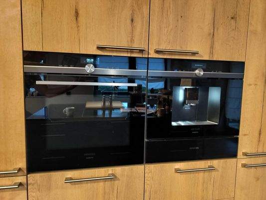 Integrierter Siemens Einbauherd und Siemens Kaffevollautomat