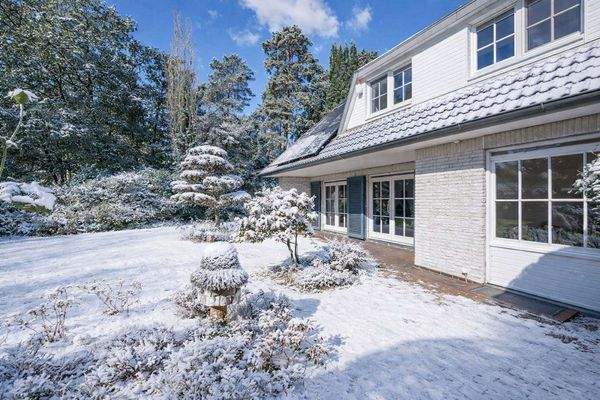 Rückwärtige Ansicht