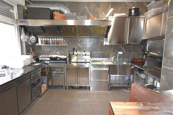 Küche Gewerbeeinheit EG