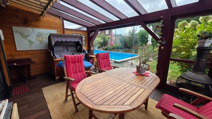Wintergarten Blick zum Pool