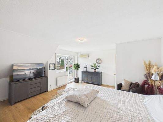 CAM03784G0-PR0100-STILL051