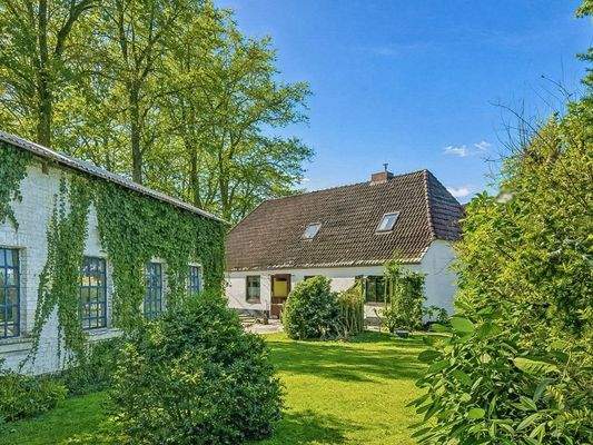 Hausansicht Frühjahr