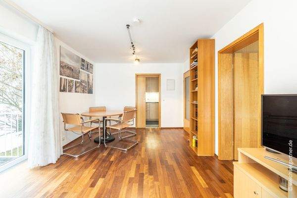 Essplatz, rechts Schlafzimmer