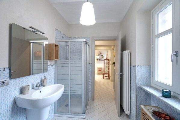 elegantes Haus im Zentrum von Canale –  Piemont