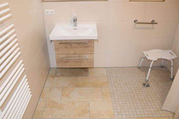 Bad Ansicht bodengleiche Dusche