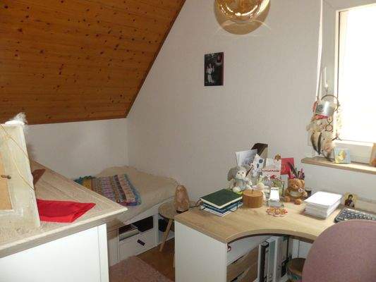 Arbeitszimmer Dachgeschoss Bild 1.JPG