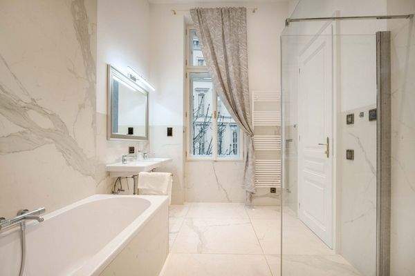 1010_Wien_Imperiales Palais-Apartment_ Badezimmer 4