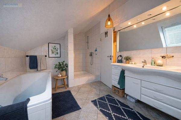 Bad Whng. 1 visual Staging