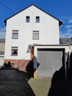 Einfamilienhaus mit Garage