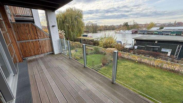 WhatsApp Image 2025-11-19 at 22.18.00(3)