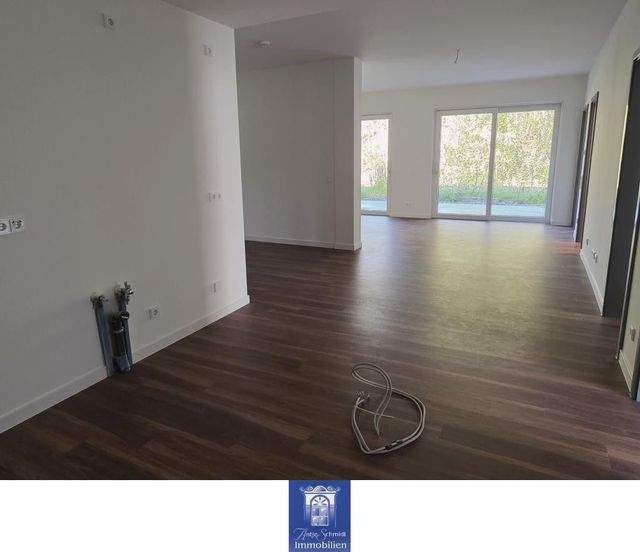 Erstbezug im Neubau! Fußbodenheizung, große Terrasse, Vinyl, moderne Ausstattung! - Foto 1