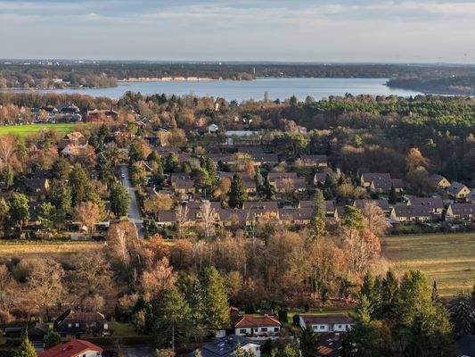 Close to the dog walking area and the water