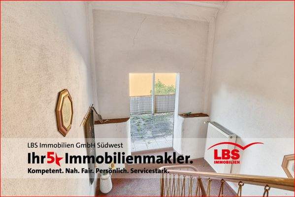 Treppenaufgang mit Balkon