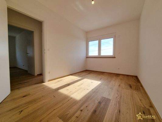 Zimmer schlüsselfertiges Nebenhaus