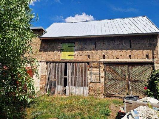 Scheune und Garage