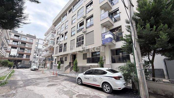 Brand-New Apartment in with Parking Near the Metro in İzmir Karşıyaka