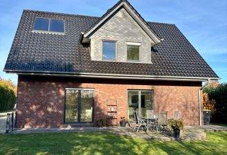 Blick aus dem Garten - Großzügige Doppeltüren zur Terrasse