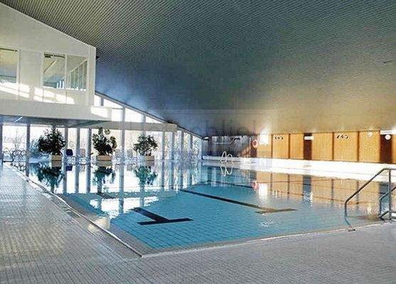 Schwimmbad mit 25m Becken
