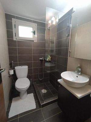 Kreta, Atsipopoulo: Geräumige 2-stöckige Villa in einem ruhigen Dorf in der Nähe des Meeres zu verkaufen