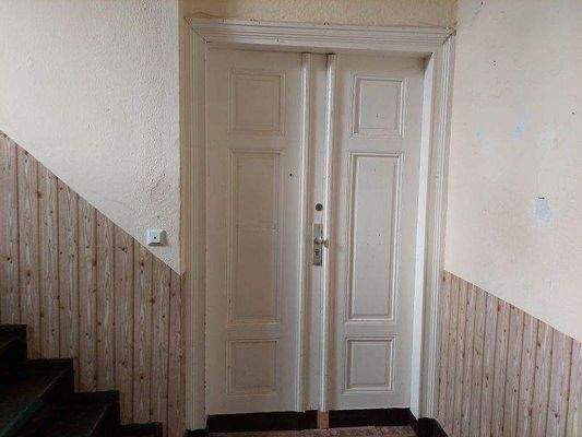 Wohnungseingang EG-Wohnung MFH, links