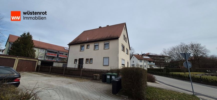Die Eingangseite vom Haus
