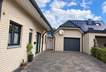 Zufahrt mit Garage