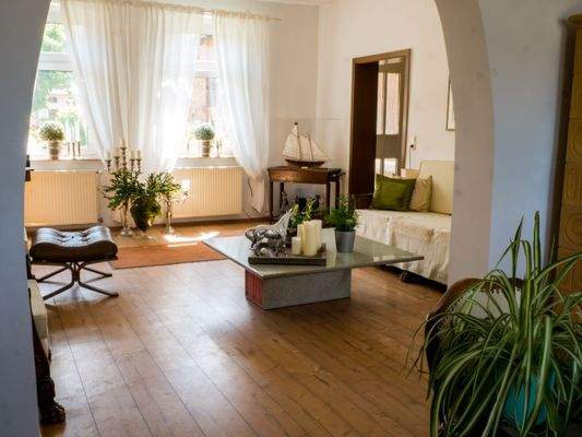 Wohnhaus EG Wohnzimmer 8182.jpg