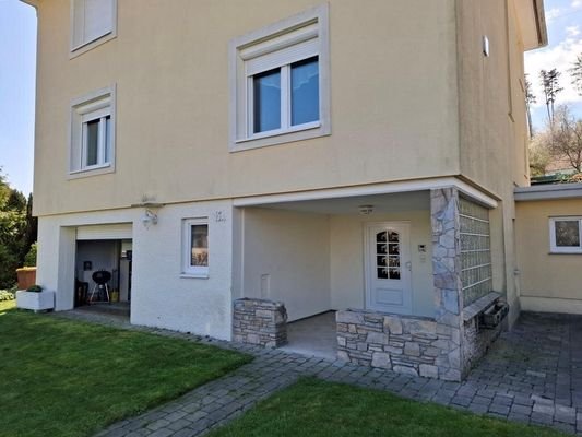 überdeckter Vorplatz Hauseingang