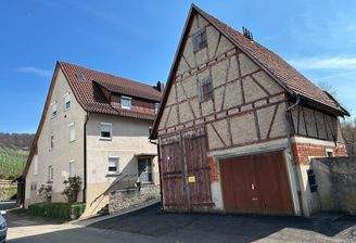 Haus und Scheune