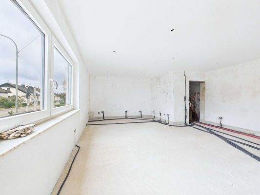 Kernsaniertes 2-3 Familienhaus zum Vollenden in Mettlach