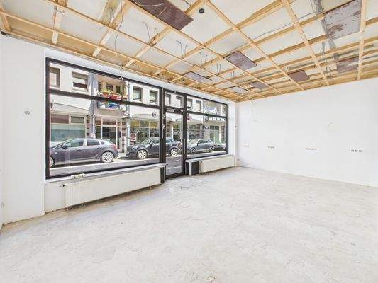 lichtdurchfluteter Wohn-/ Schlafbereich 