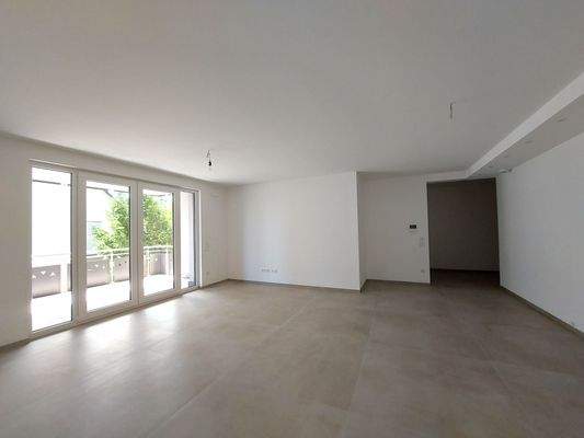 Wohn-Ess-Küche (1).jpg